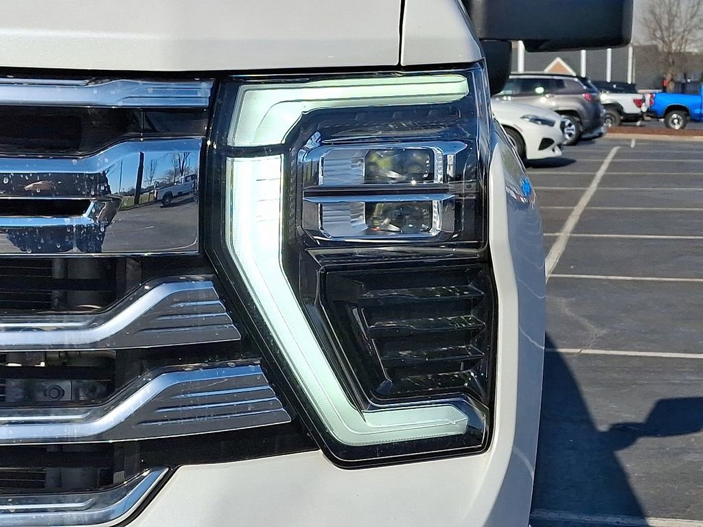 Used 2024 Chevrolet Silverado 2500 High Country w/ High Country Premium Package image 9