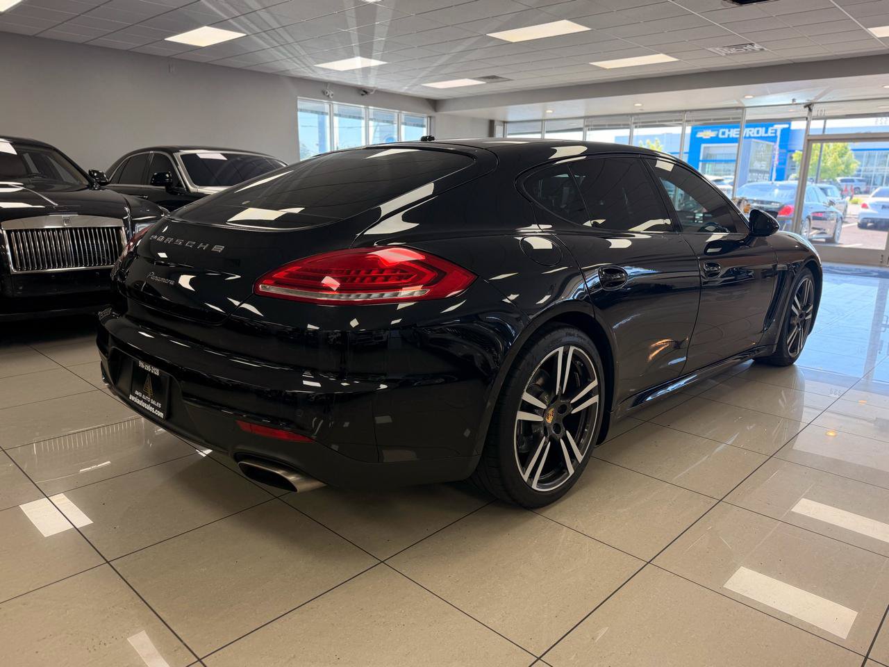 Used 2016 Porsche Panamera 4 AWD/4WD image 2