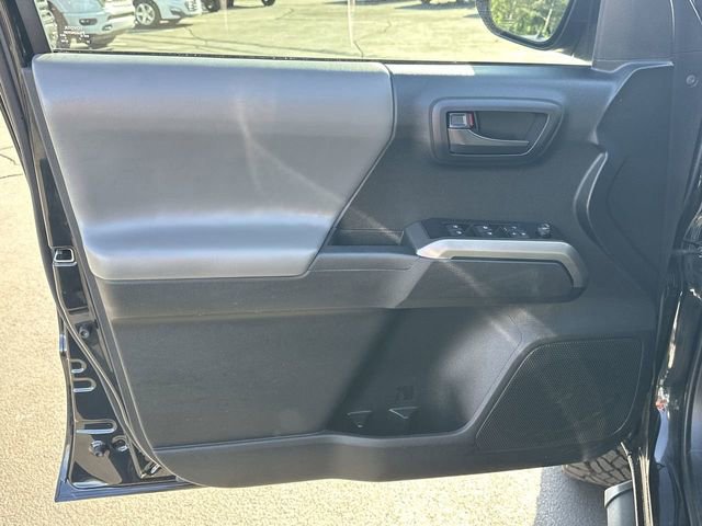 Used 2022 Toyota Tacoma SR5 image 19