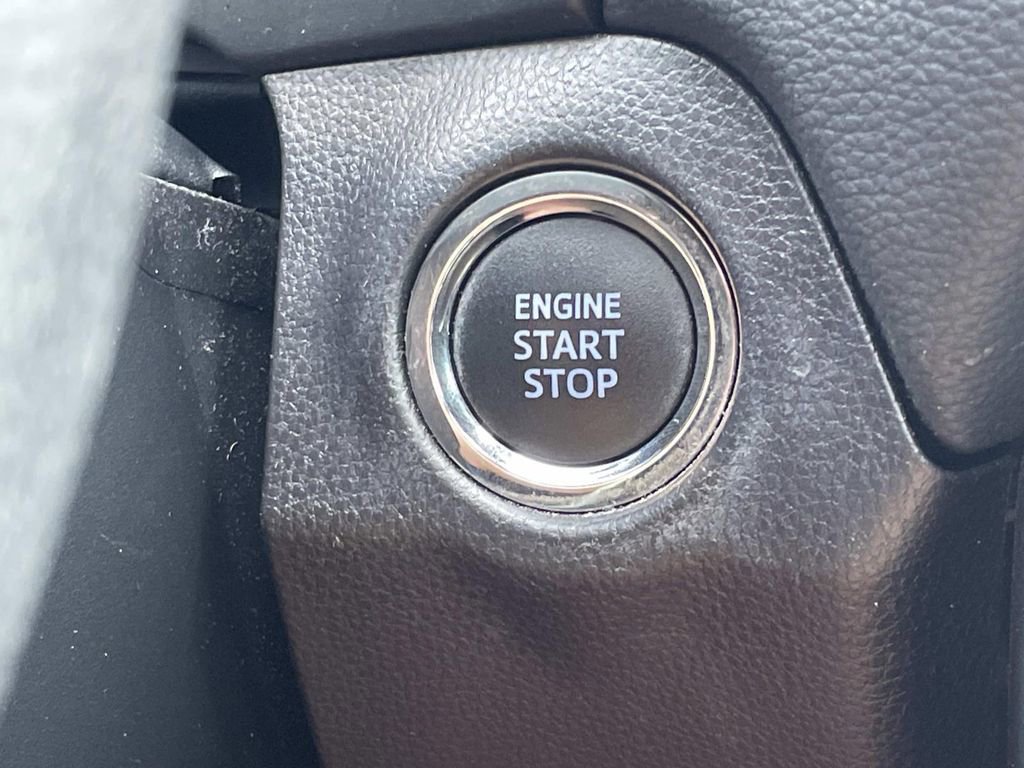 Used 2022 Toyota RAV4 XLE w/ Convenience Package image 23