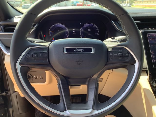 Used 2023 Jeep Grand Cherokee L Limited w/ Trailer Tow Group (B) AWD/4WD image 11