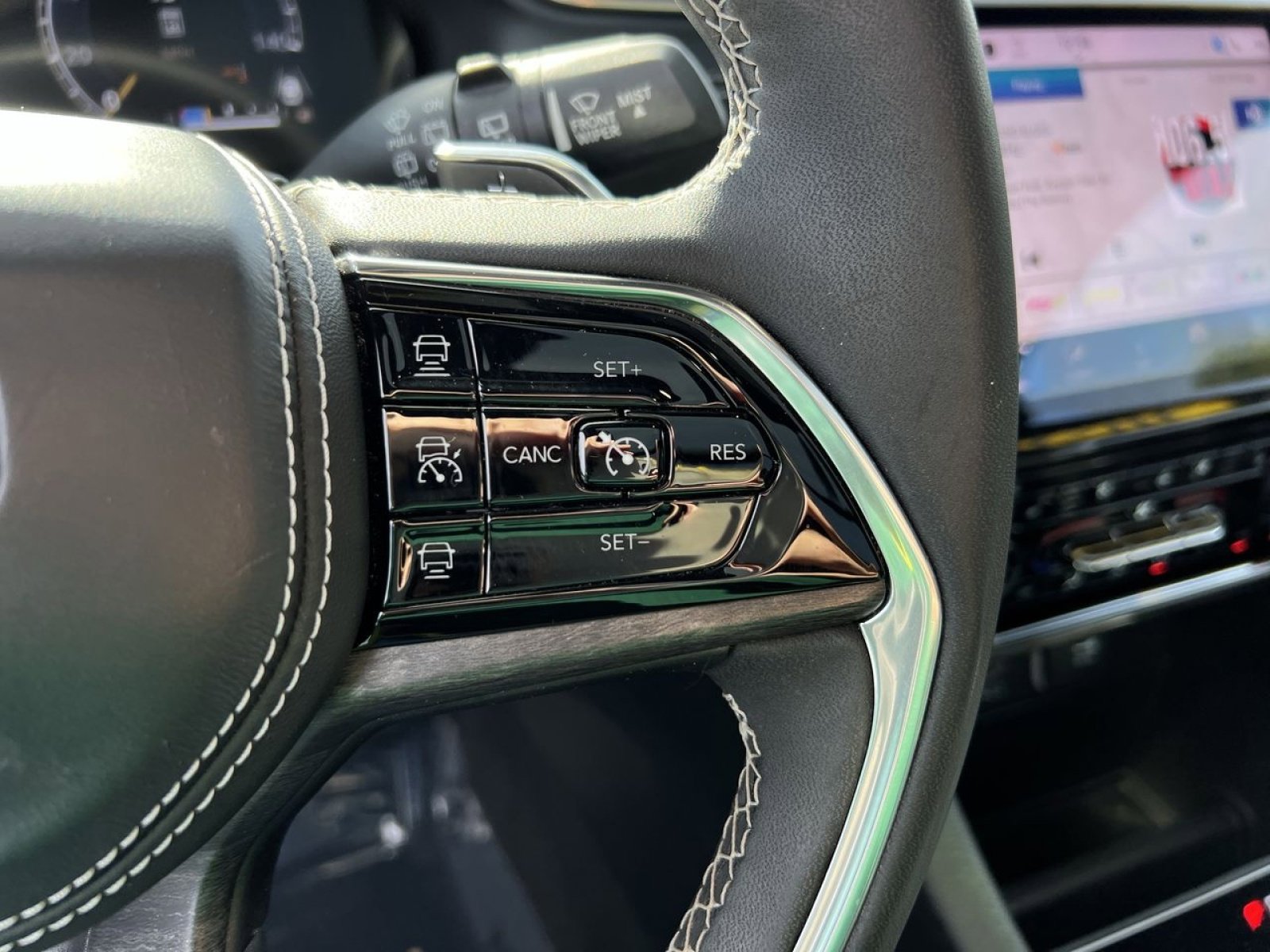 Used 2023 Jeep Grand Cherokee Overland image 35