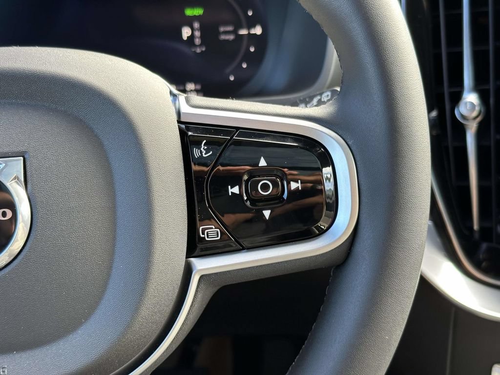 New 2026 Volvo XC90 T8 Plus w/ Protection Package Premier AWD/4WD image 9