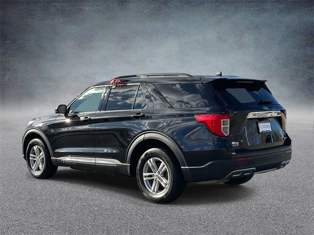 Used 2023 Ford Explorer XLT w/ Equipment Group 202A image 4