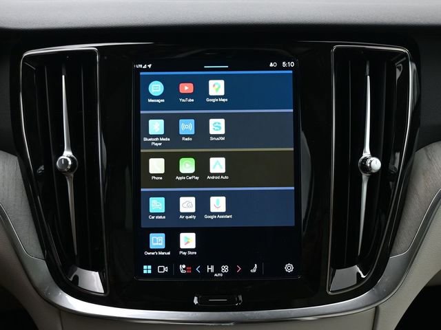 Used 2024 Volvo V60 B5 Cross Country Plus image 19