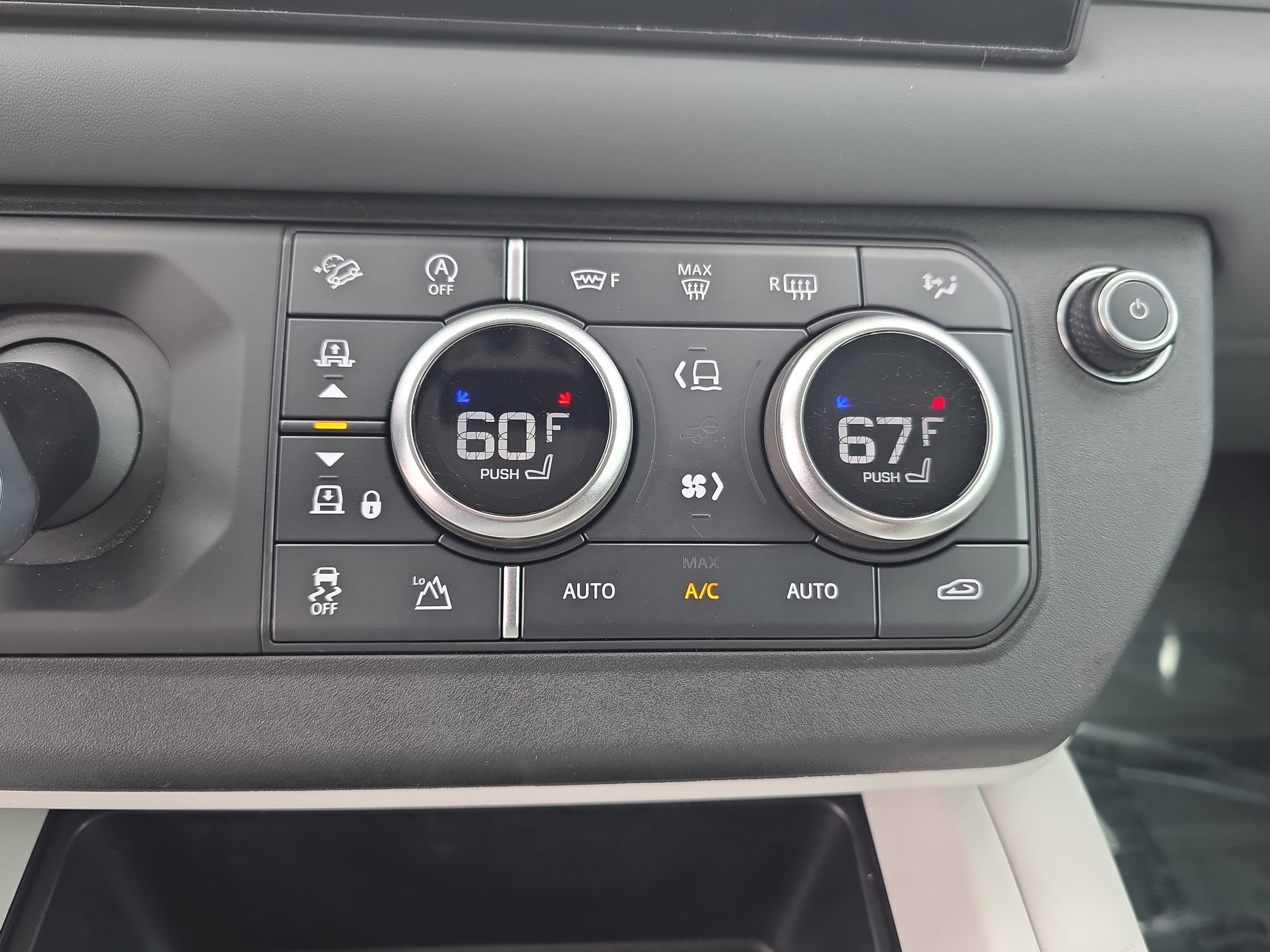 Certified 2025 Land Rover Defender 110 S AWD/4WD image 20