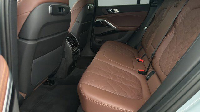 Used 2025 BMW X6 xDrive40i w/ Climate Comfort Package image 20