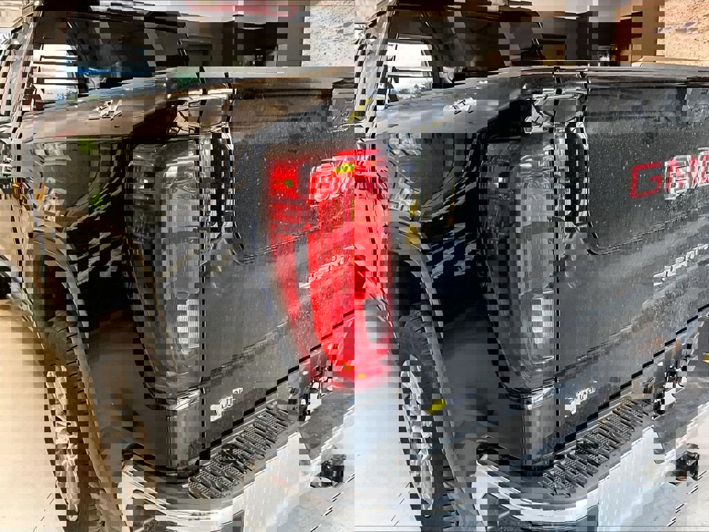 Used 2024 GMC Sierra 1500 SLT image 25