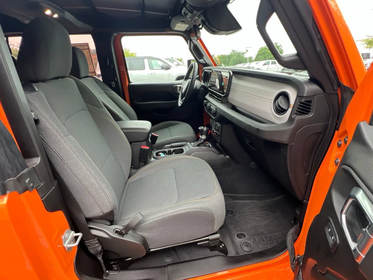 Used 2025 Jeep Wrangler Sport AWD/4WD image 15