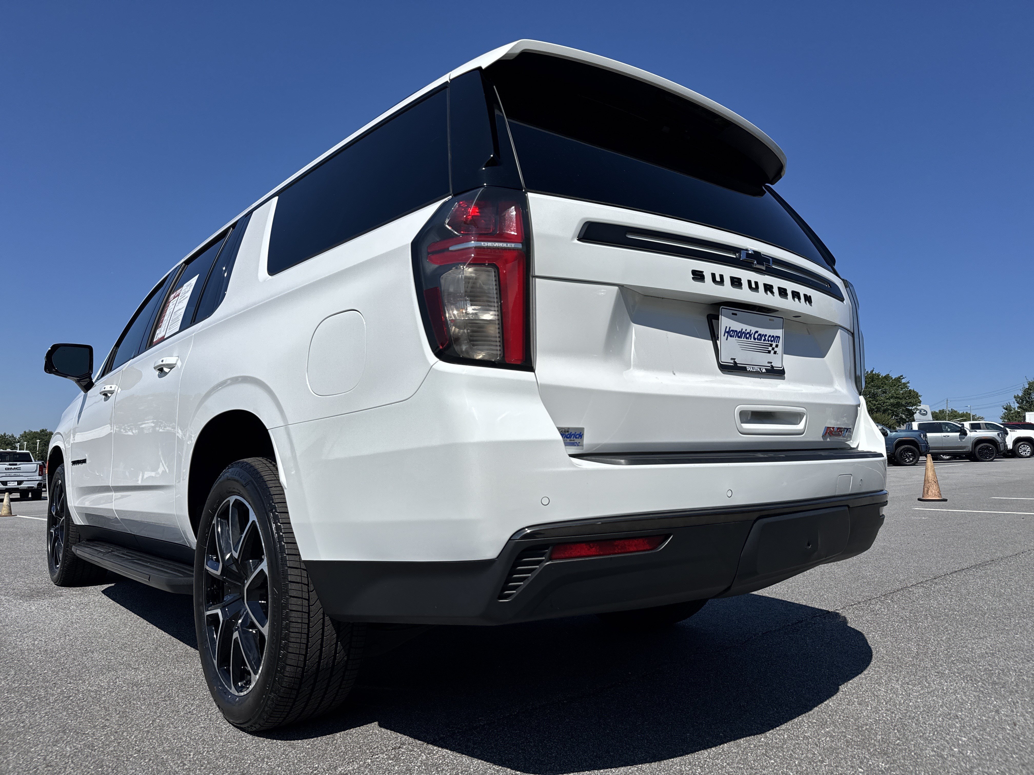 Used 2021 Chevrolet Suburban RST w/ Luxury Package AWD/4WD image 8