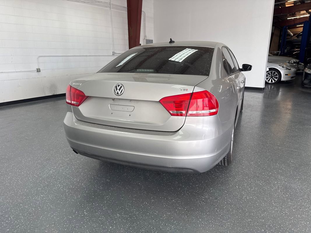 Used 2014 Volkswagen Passat 1.8T Wolfsburg Edition image 4