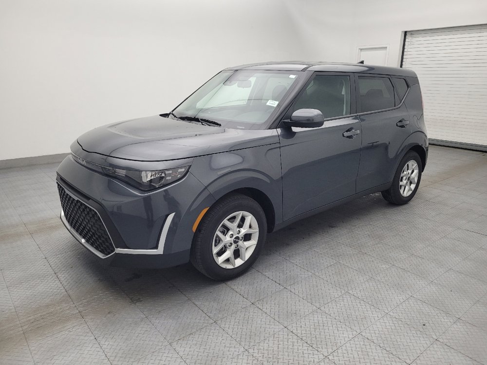 Used 2025 Kia Soul LX w/ LX Technology Package image 2