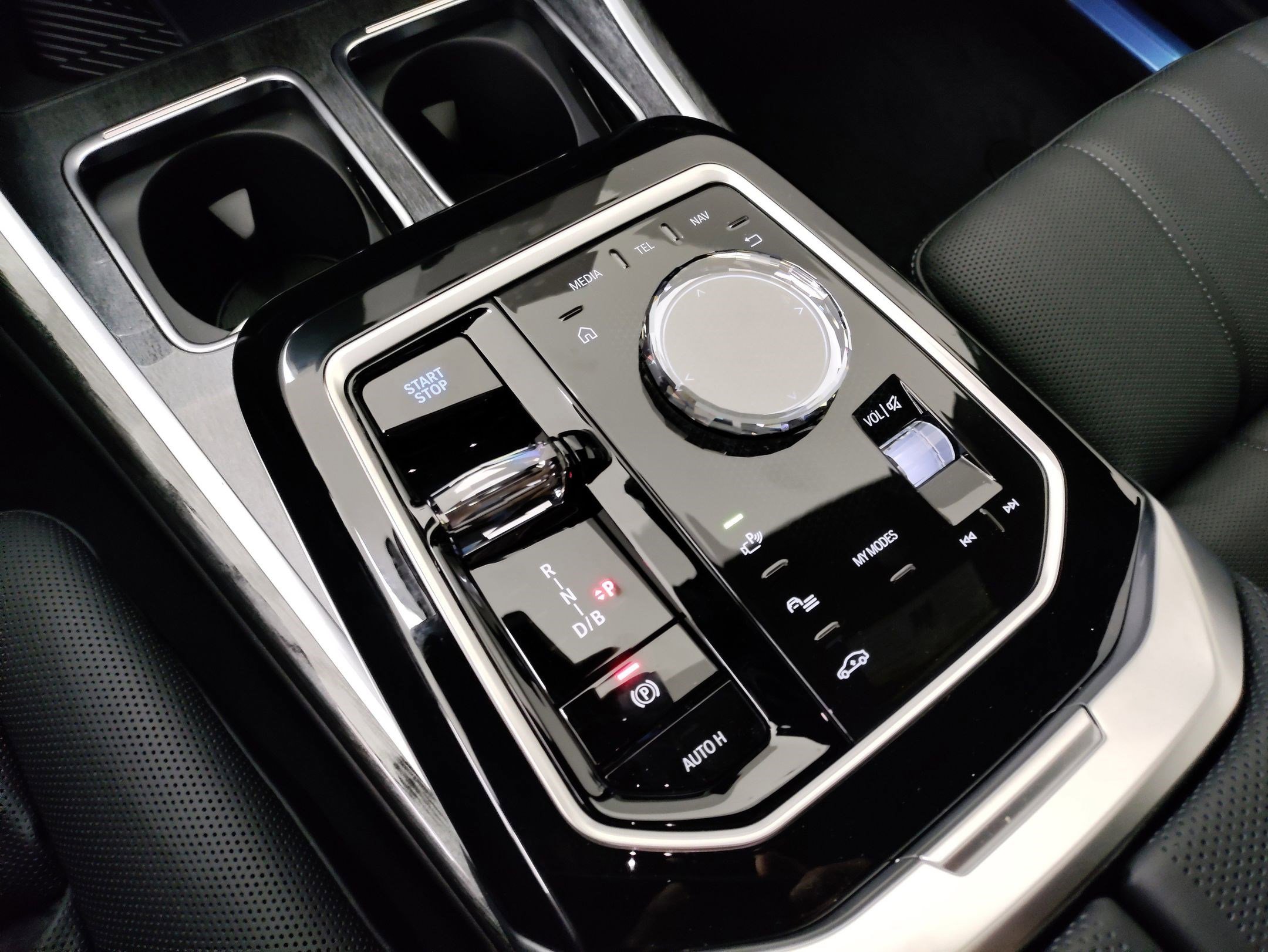 Used 2025 BMW i7 xDrive60 image 21
