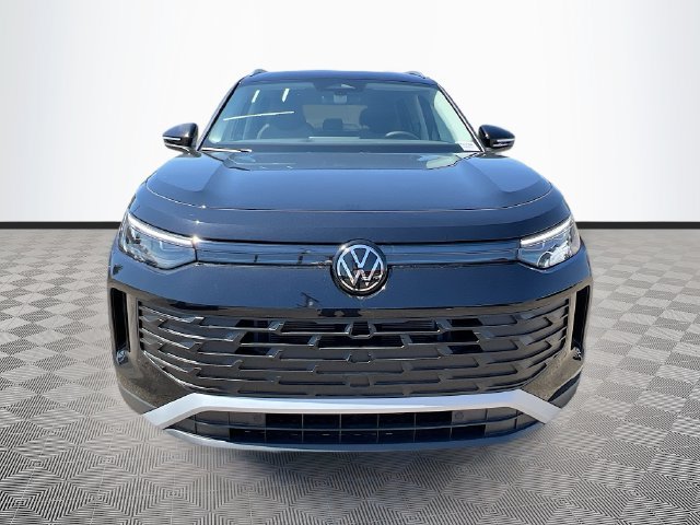 New 2025 Volkswagen Tiguan S FWD image 2