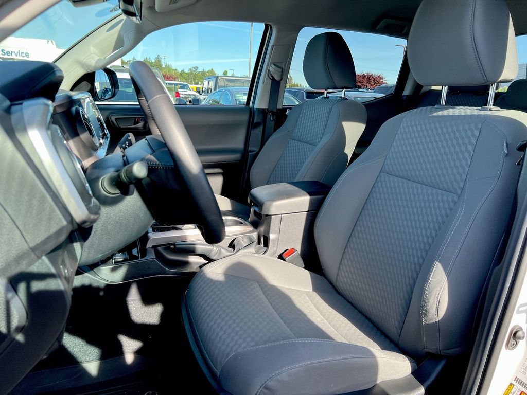 Used 2022 Toyota Tacoma SR5 RWD image 16