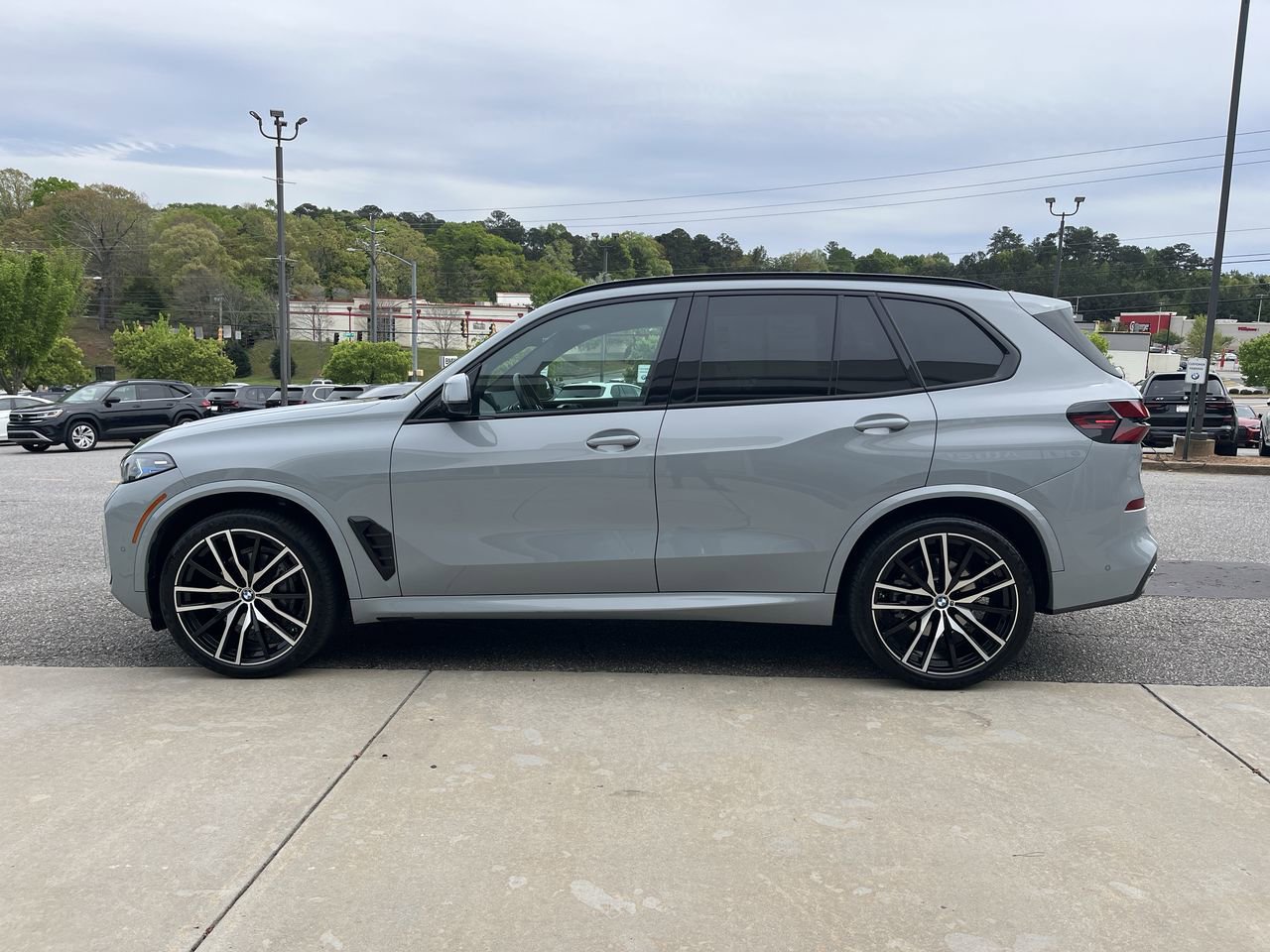 Certified 2024 BMW X5 xDrive40i w/ M Sport Package image 5