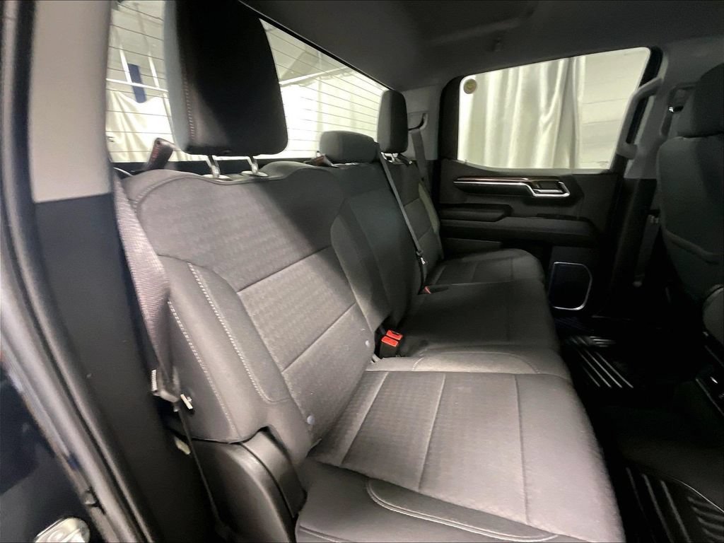Used 2023 Chevrolet Silverado 1500 LT AWD/4WD image 16