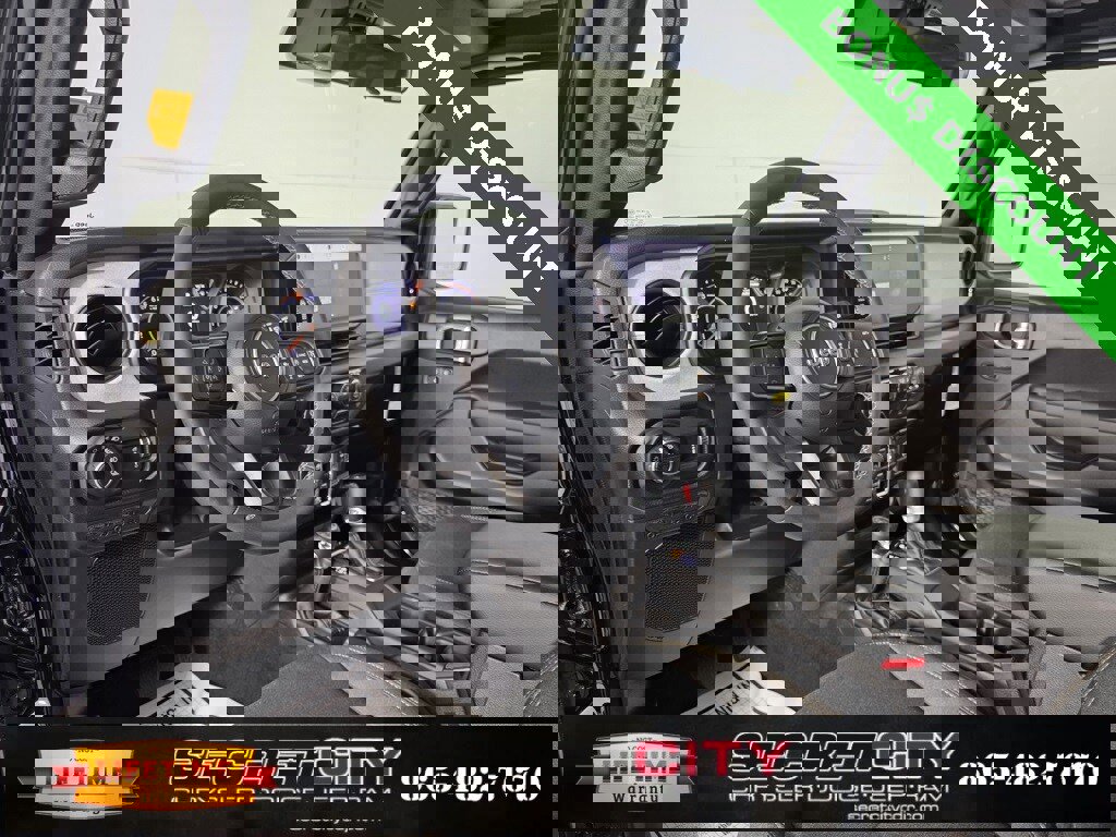 New 2025 Jeep Gladiator Sport image 11