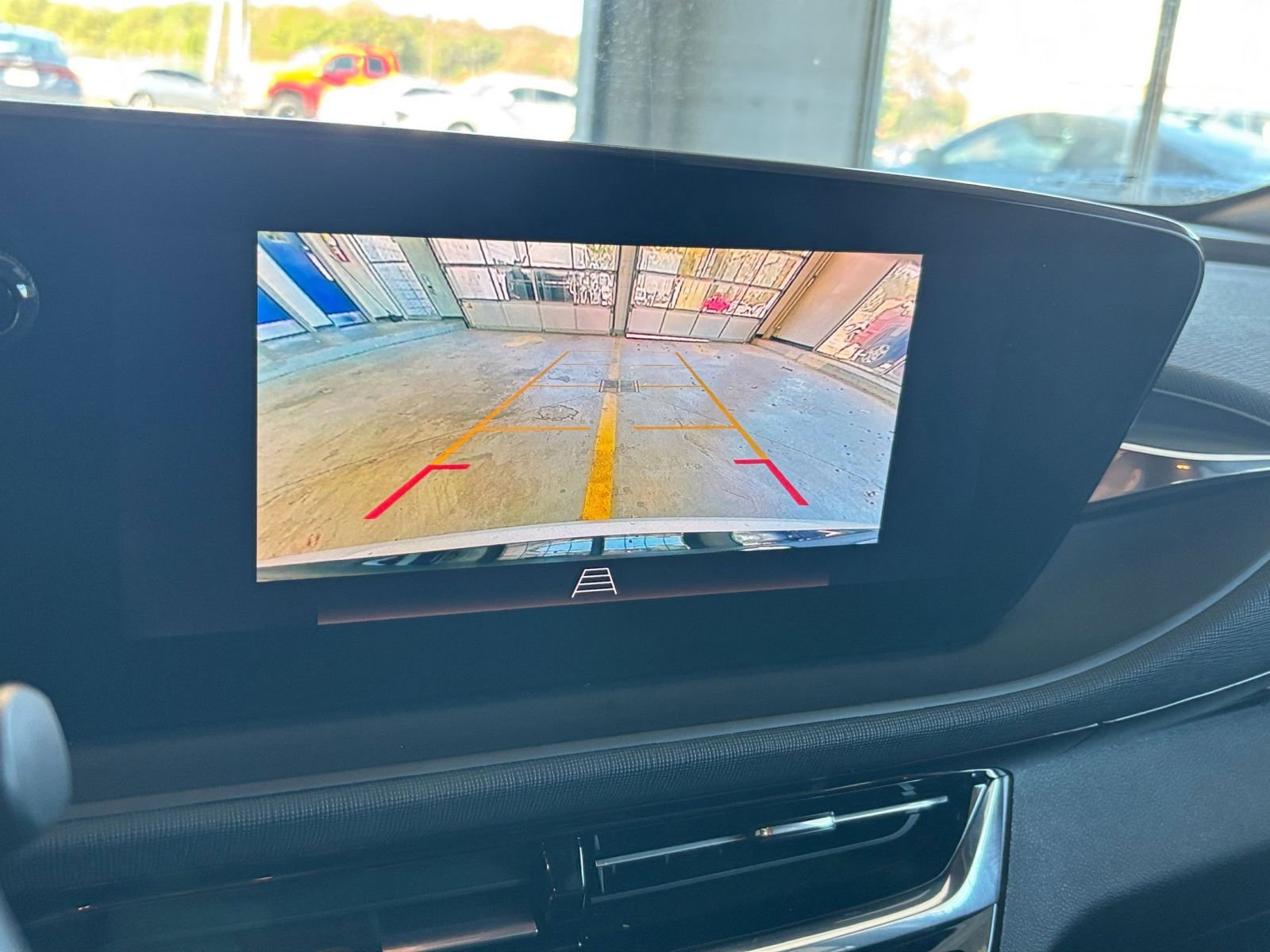 Used 2025 Buick Envista Sport Touring image 17