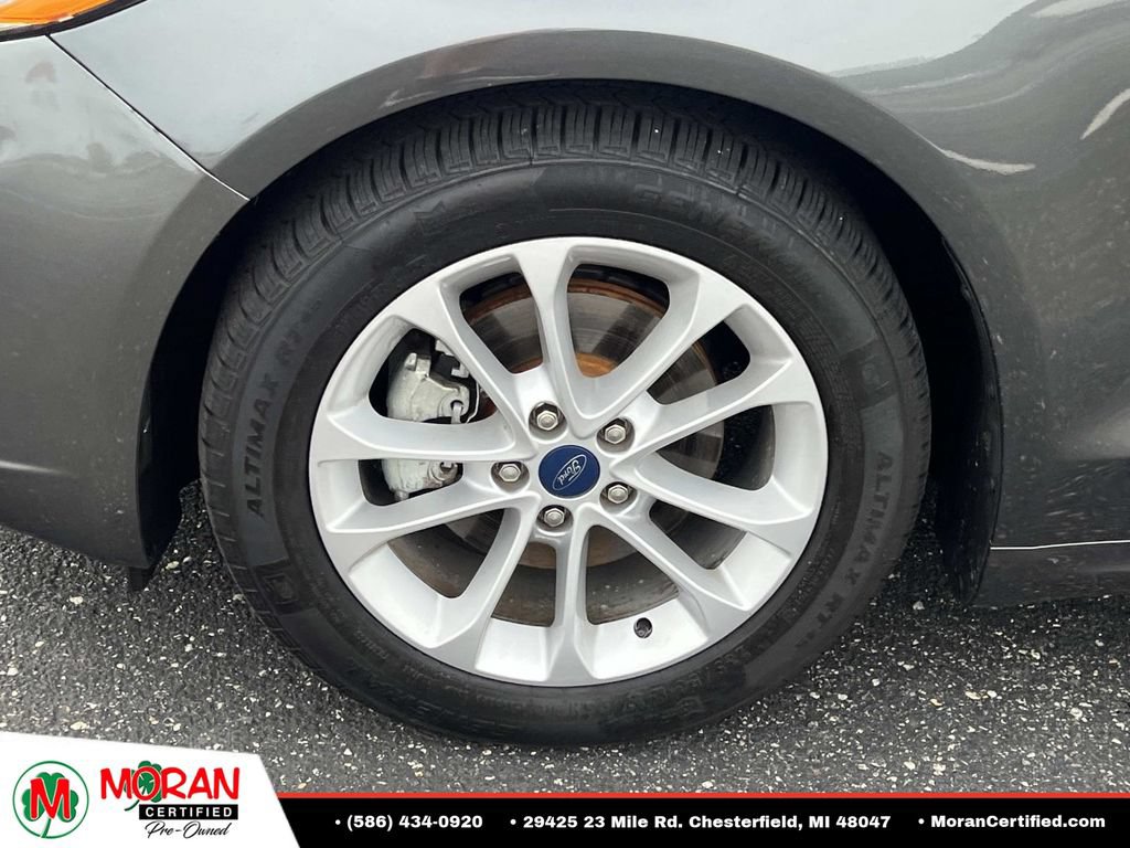 Used 2020 Ford Fusion SE FWD image 9