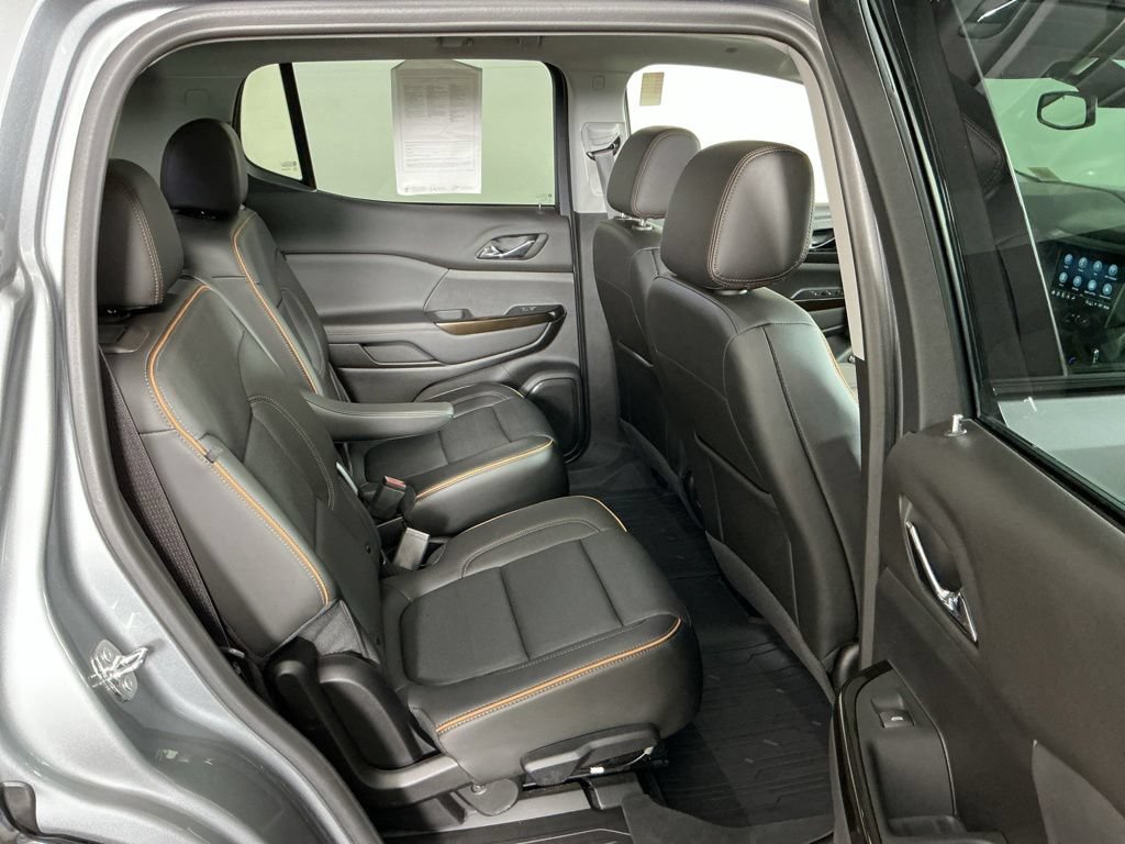 Used 2023 GMC Acadia AT4 w/ Technology Package AWD/4WD image 8