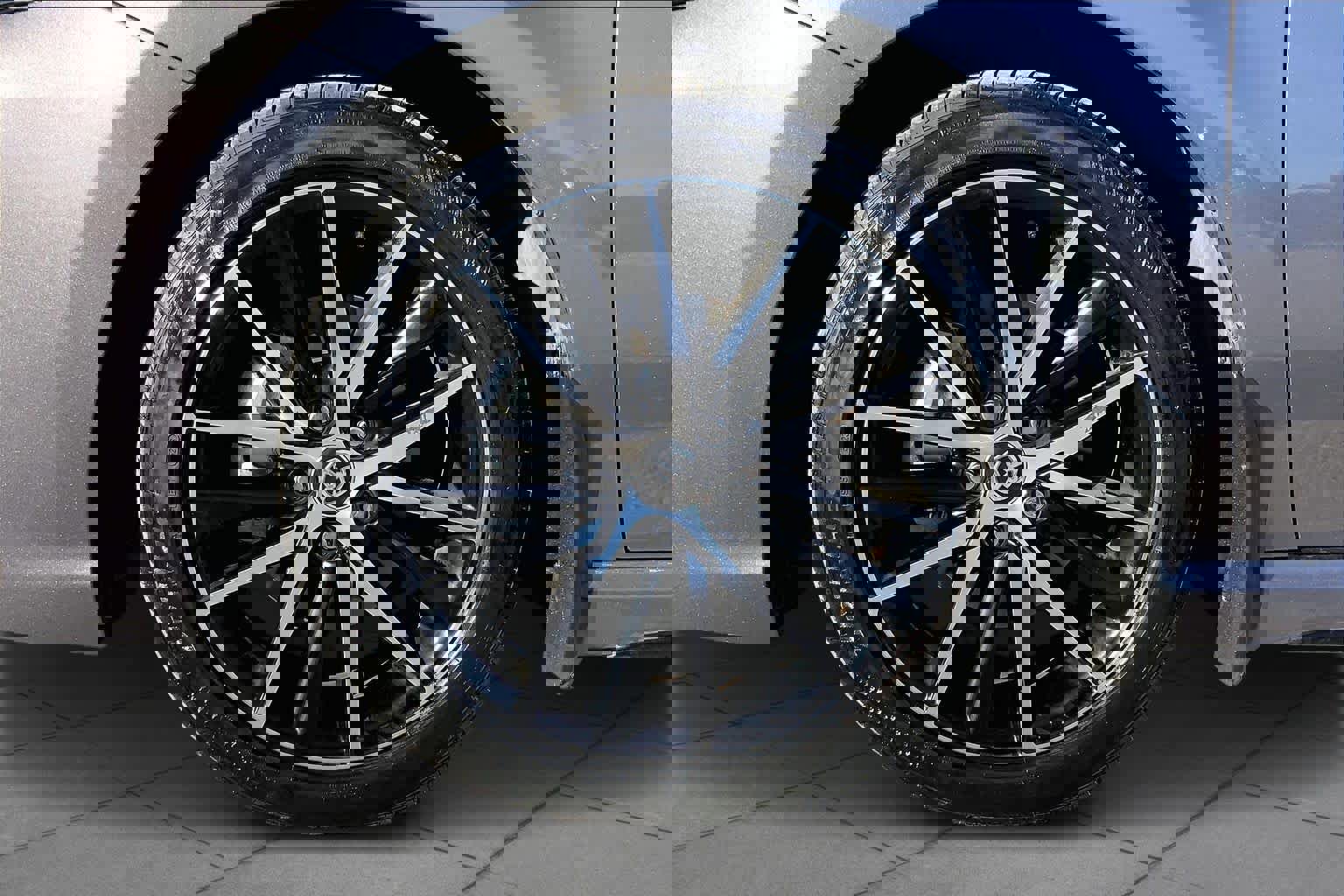 Used 2024 Toyota Camry SE image 10