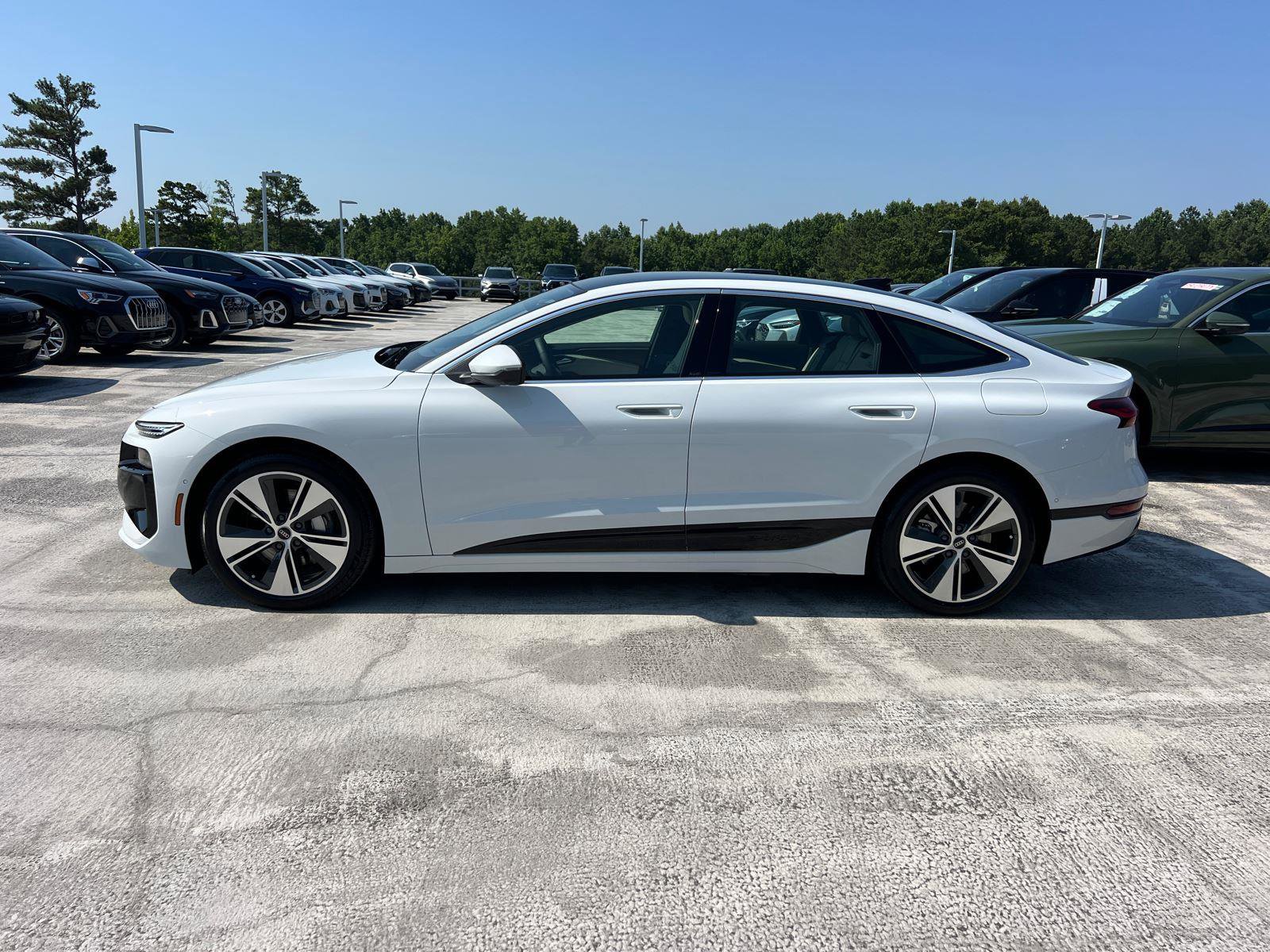 New 2025 Audi A6 e-tron Premium Plus image 8