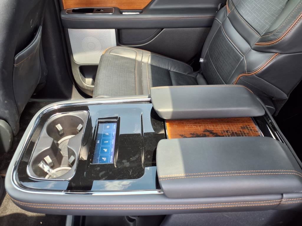 Used 2024 Lincoln Navigator Black Label image 16