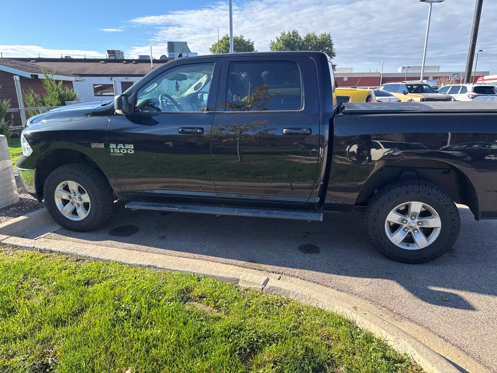 Used 2020 RAM 1500 Classic SLT w/ Luxury Group AWD/4WD image 7
