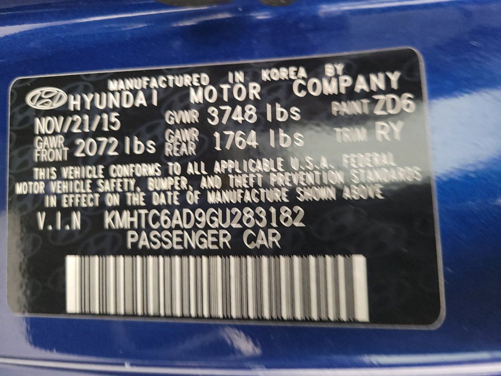 Used 2016 Hyundai Veloster FWD image 33