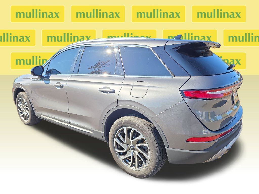 Used 2021 Lincoln Corsair AWD w/ Rear Removable Package Tray image 10
