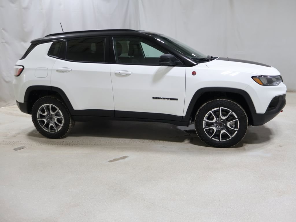 New 2026 Jeep Compass Trailhawk image 8