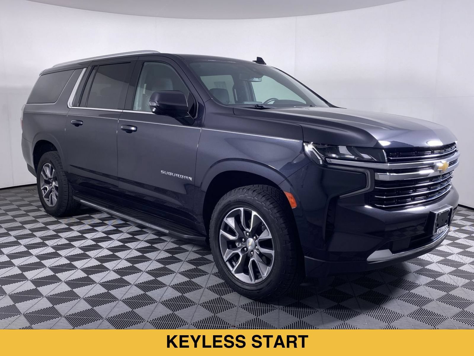 Certified 2022 Chevrolet Suburban LT w/ Luxury Package AWD/4WD image 20
