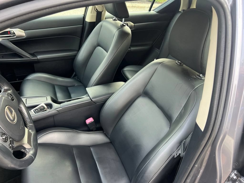 Used 2015 Lexus CT 200h w/ Seat Comfort Package FWD image 14