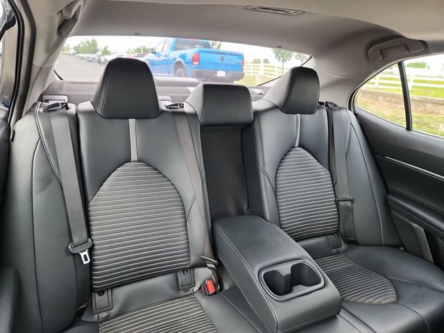 Used 2018 Toyota Camry SE w/ Moonroof Package FWD image 30