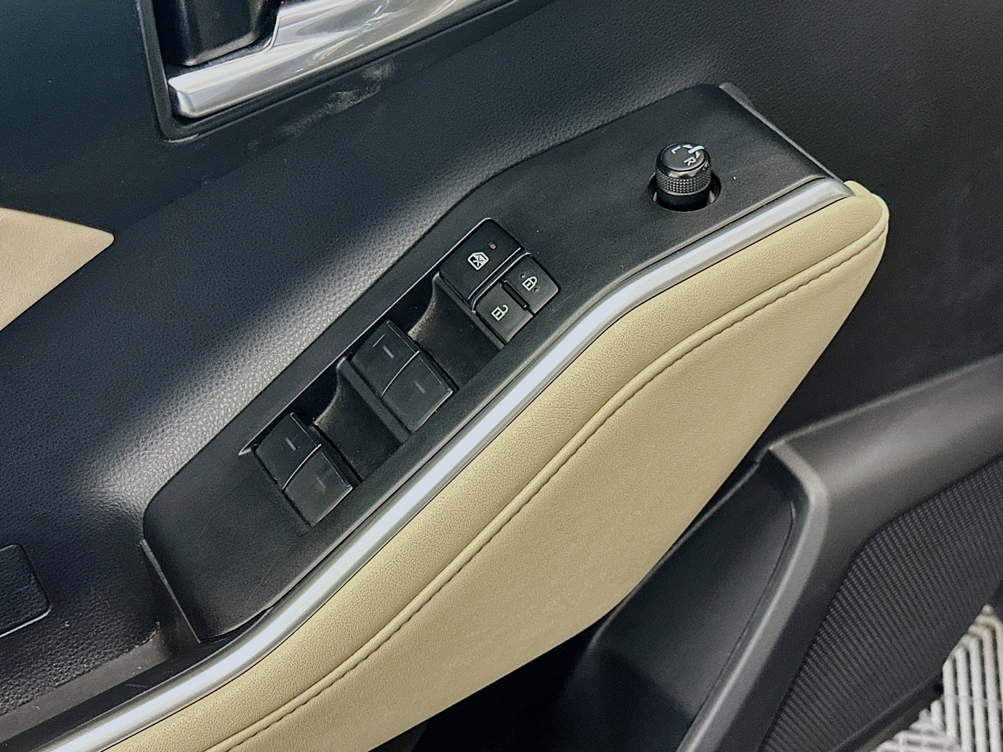 Used 2023 Toyota Highlander XLE image 15