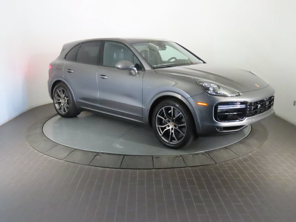 Certified 2023 Porsche Cayenne Turbo S AWD/4WD image 9