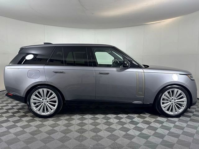 New 2025 Land Rover Range Rover SE image 9