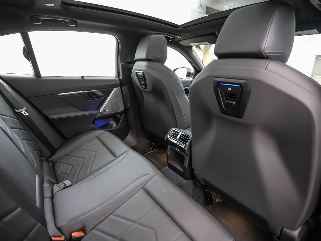 Certified 2025 BMW i5 xDrive40 w/ M Sport Package image 26