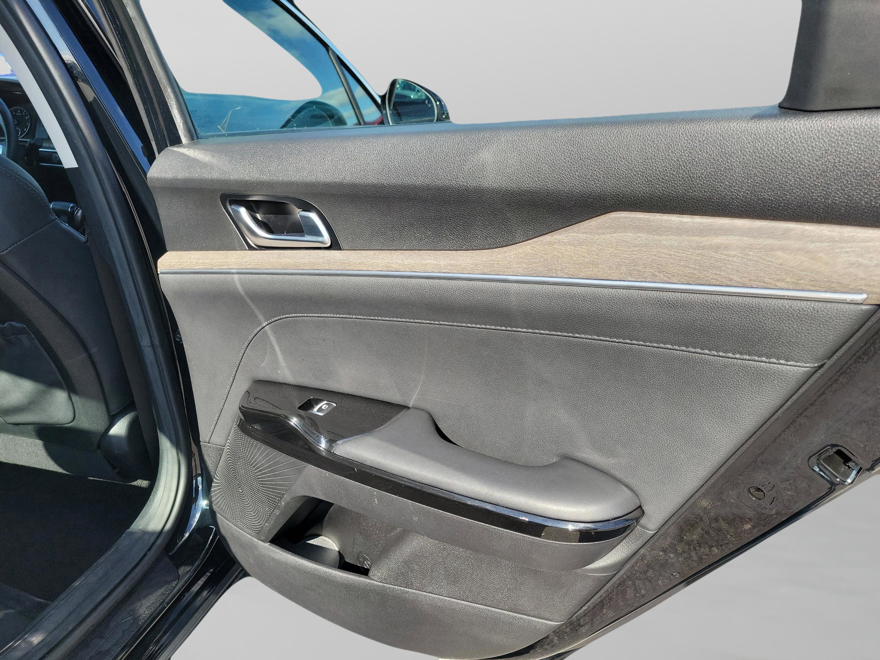 Used 2023 Kia K5 EX image 30