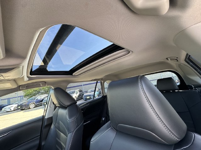 Used 2020 Toyota RAV4 XLE Premium FWD image 26