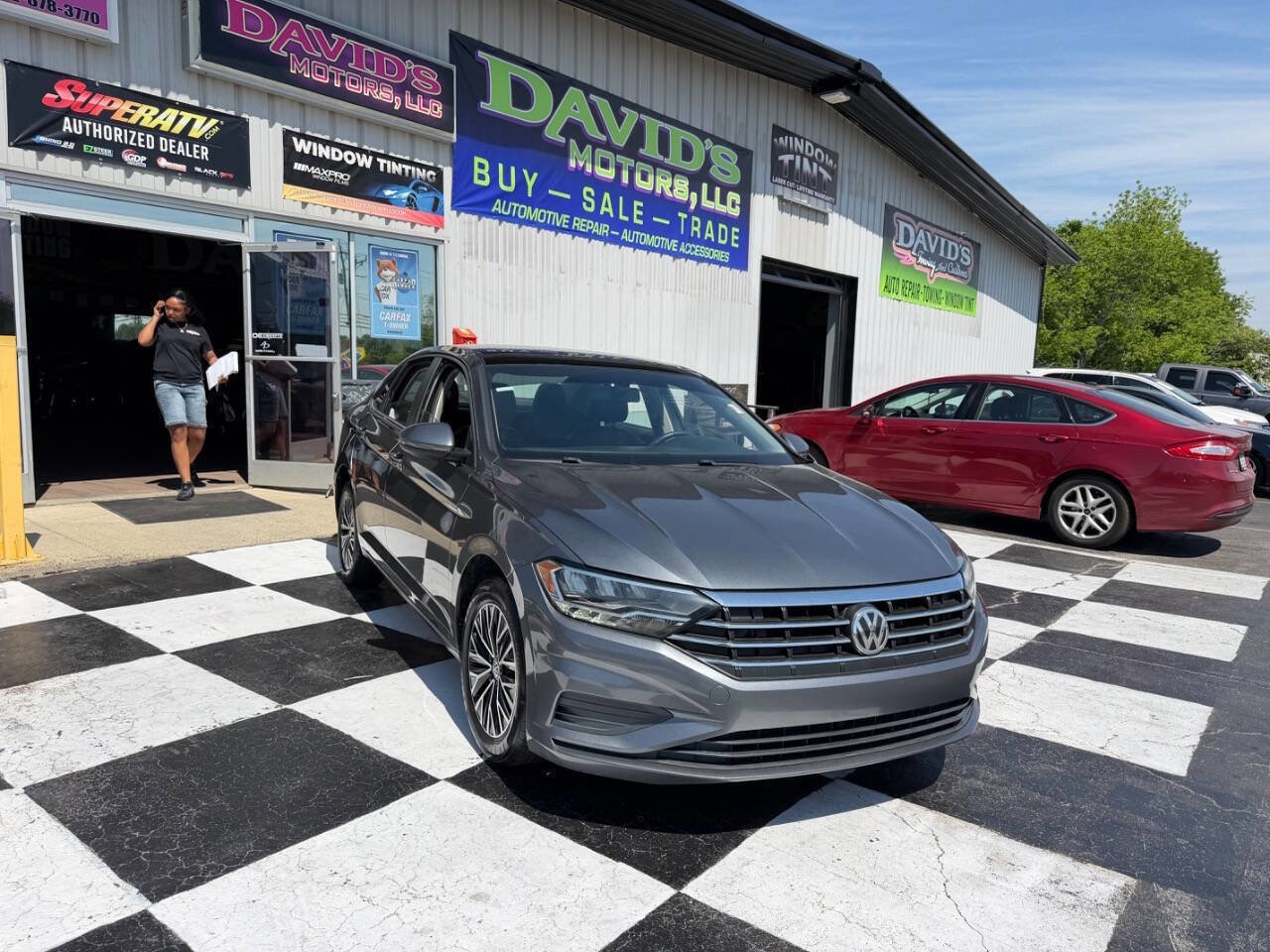 Used 2019 Volkswagen Jetta SE FWD image 3