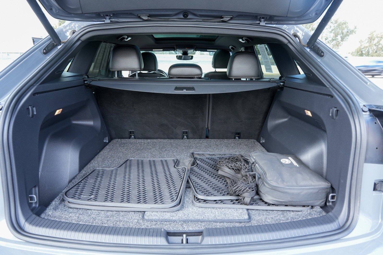 Used 2021 Volkswagen Atlas Cross Sport SEL Premium image 34