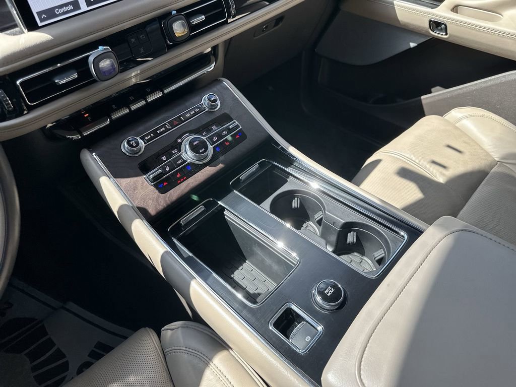 Used 2022 Lincoln Aviator Grand Touring w/ Equipment Group 301A AWD/4WD image 24