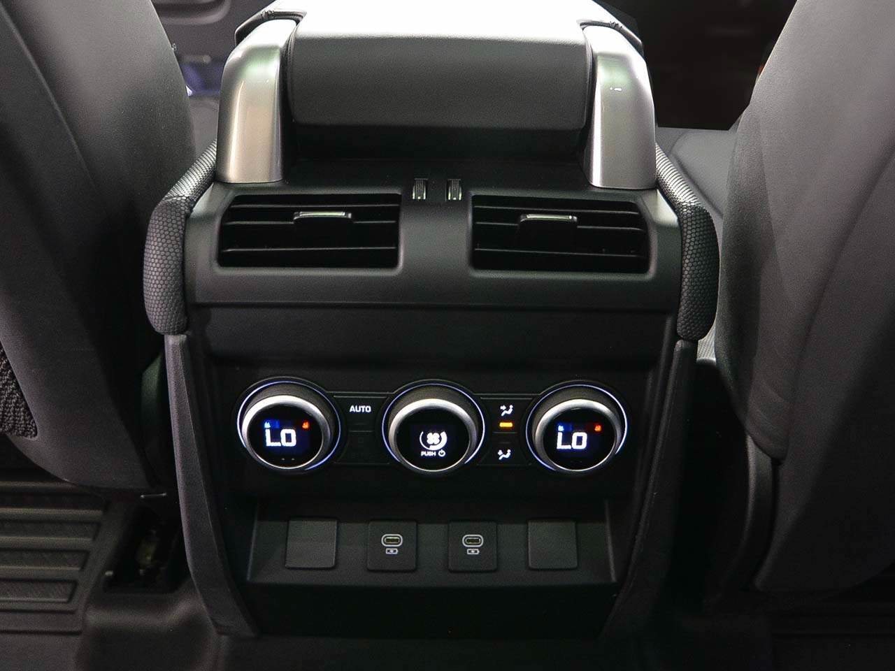 Used 2024 Land Rover Defender 130 Outbound AWD/4WD image 10
