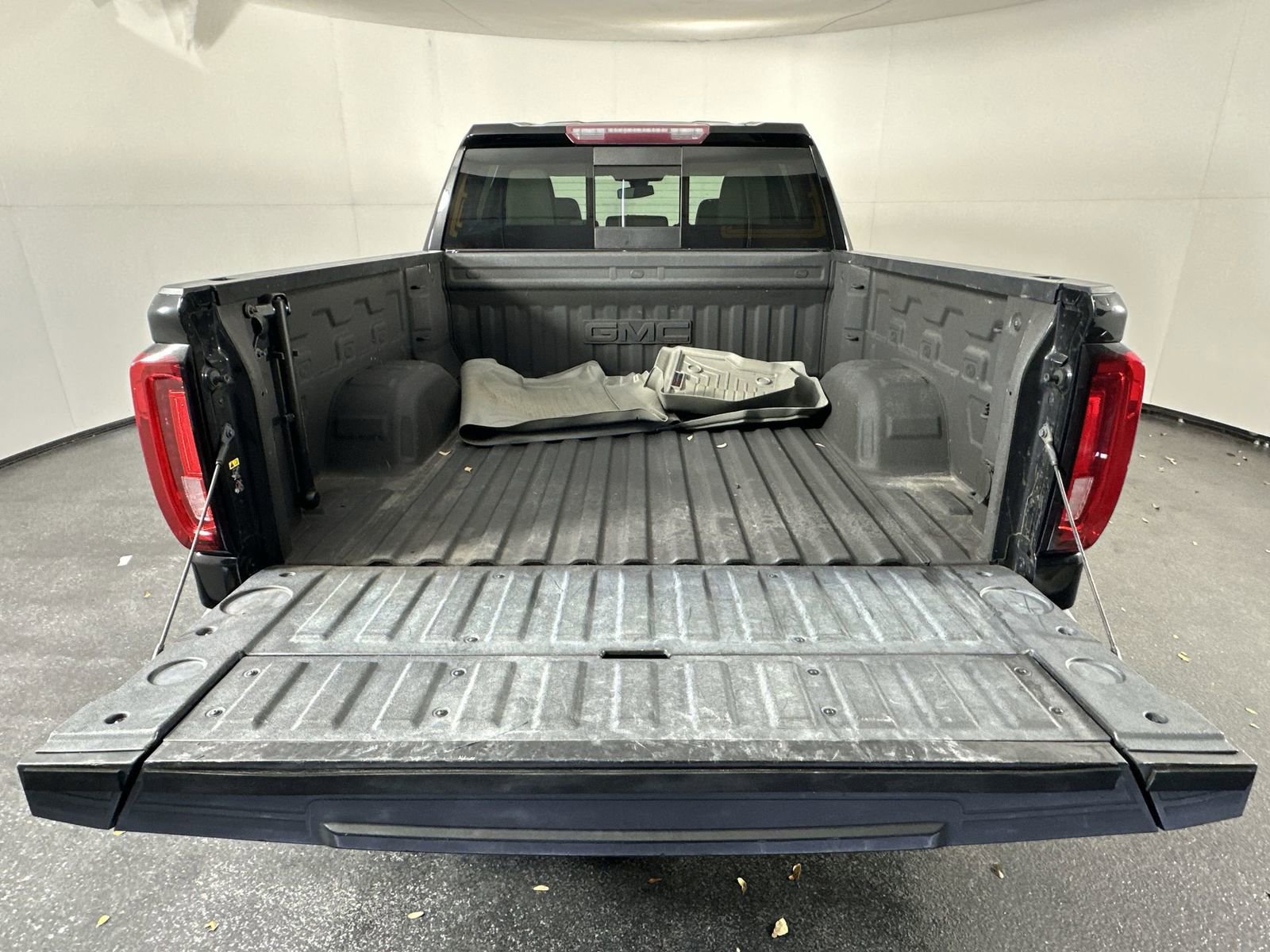 Used 2019 GMC Sierra 1500 SLT w/ SLT Premium Plus Package image 25
