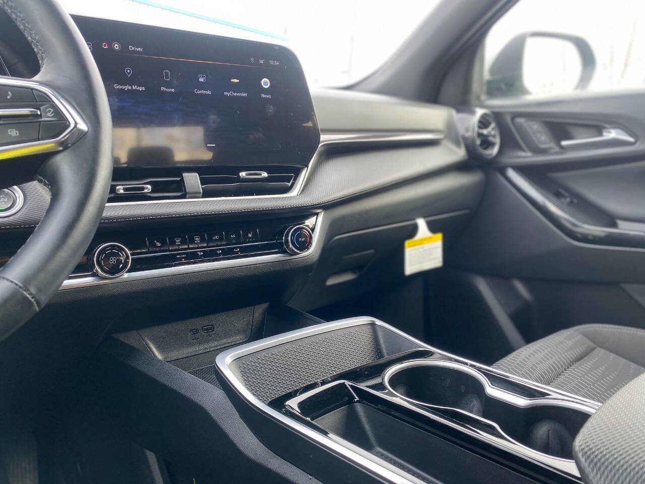 Used 2025 Chevrolet Equinox LT w/ Safety and Technology Package image 23