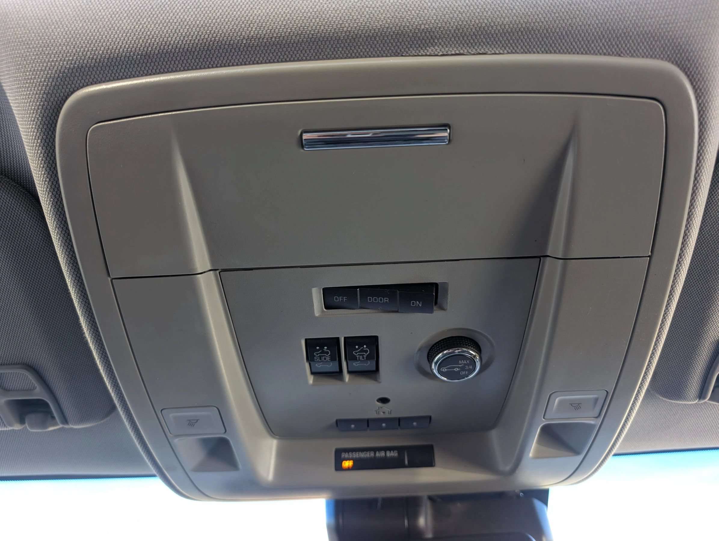 Used 2017 Chevrolet Suburban LT w/ Luxury Package RWD image 35