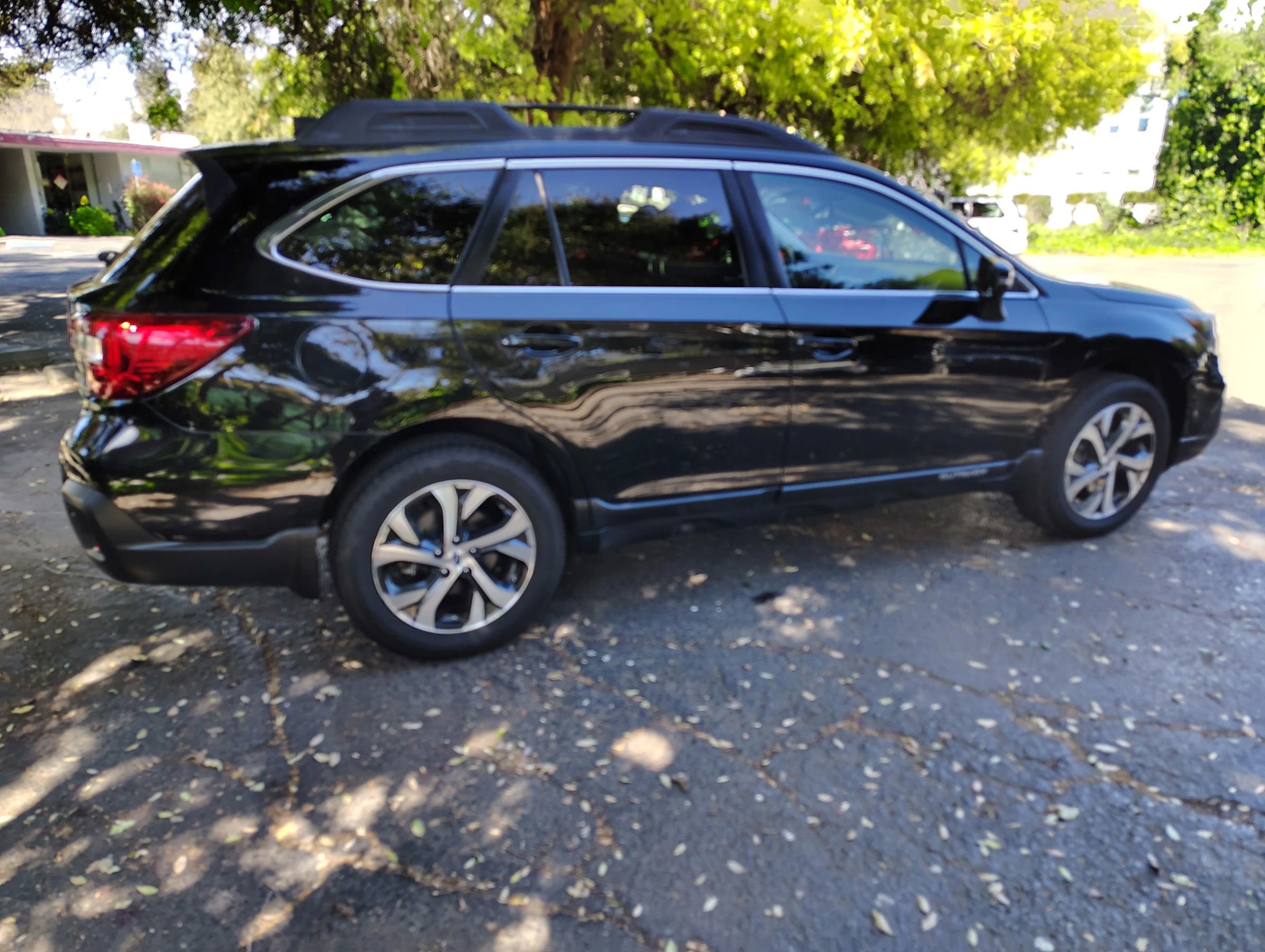 Used 2019 Subaru Outback 3.6R Limited w/ Popular Package #2 AWD/4WD image 18