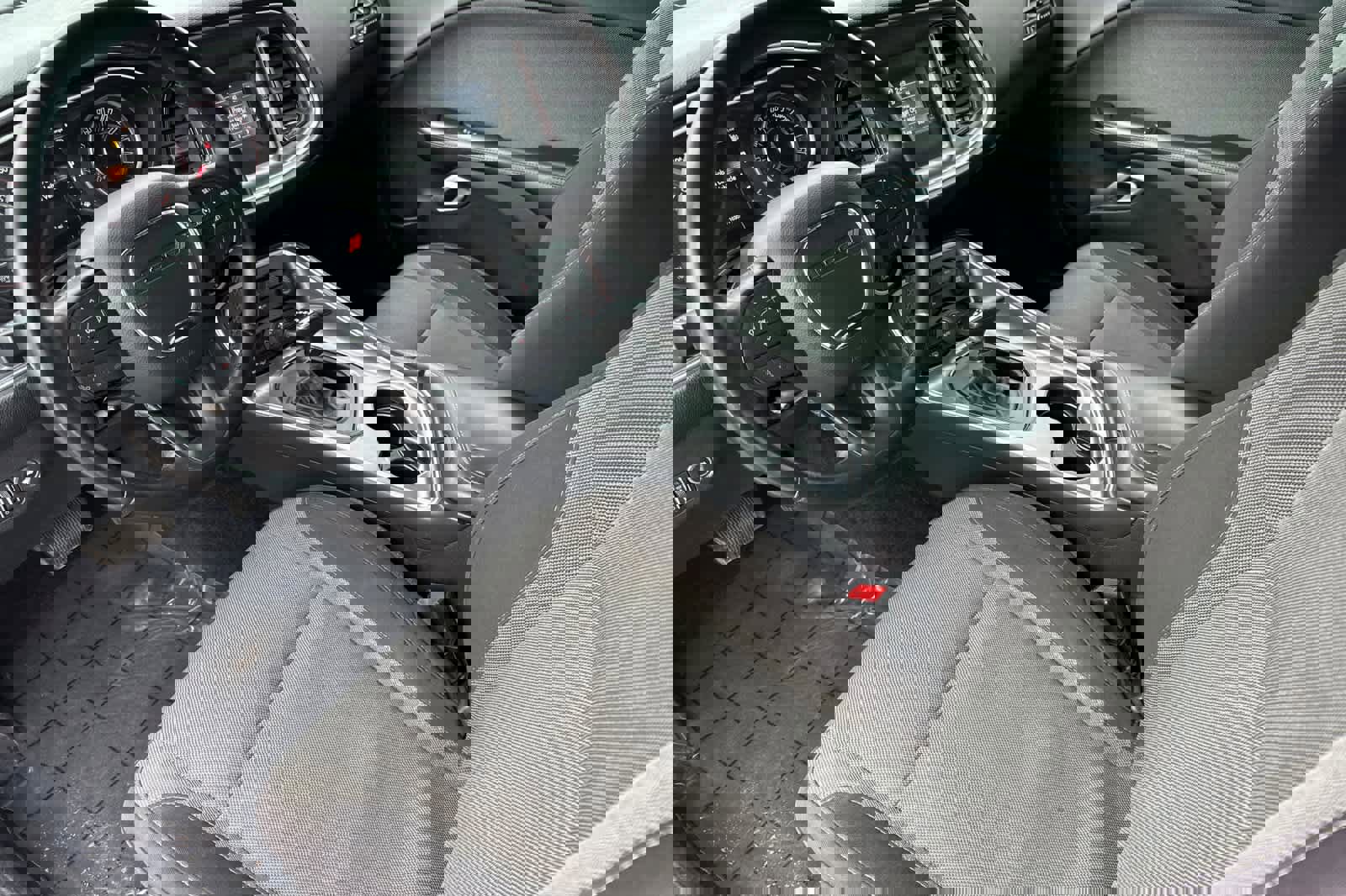 Used 2015 Dodge Challenger R/T w/ Quick Order Package 28B R/T RWD image 11